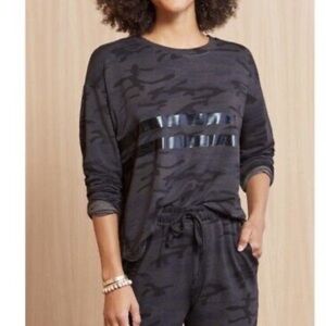 SUNDRY* Evereve Camo Trapeze Sweatshirt size 1